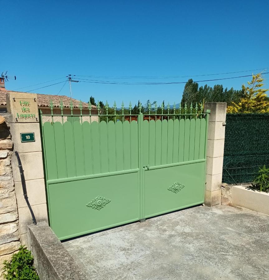 Gite Des Laquets Sérignan-du-Comtat Exteriör bild