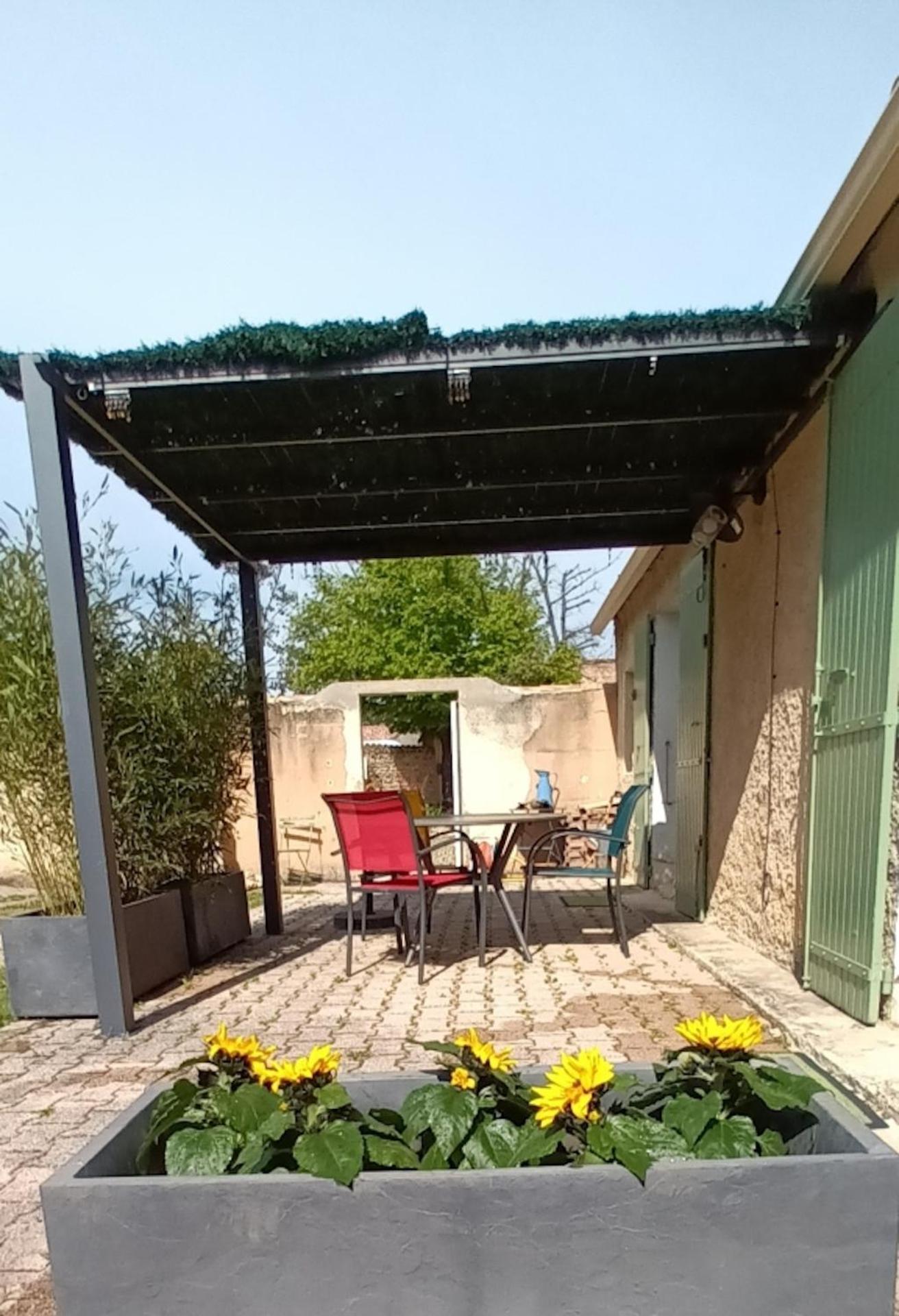Gite Des Laquets Sérignan-du-Comtat Exteriör bild